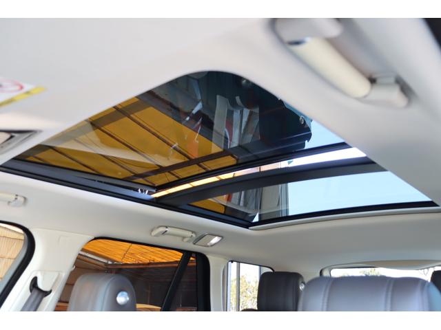 レンジローバー ３．０　Ｖ６　スーパーチャージド　ヴォーグ　禁煙ワンオーナー車　キセノン　ブラウンレザー　パノラマサンルーフ　純正２０インチアルミ　純正ナビ地デジＴＶ　クリアランスソナー　３６０カメラ　電動サイドステップ　ＥＴＣ　ウッドコンビステアリング（41枚目）