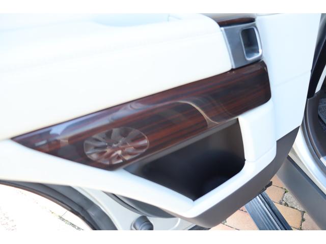レンジローバー ３．０　Ｖ６　スーパーチャージド　ヴォーグ　禁煙ワンオーナー車　キセノン　ブラウンレザー　パノラマサンルーフ　純正２０インチアルミ　純正ナビ地デジＴＶ　クリアランスソナー　３６０カメラ　電動サイドステップ　ＥＴＣ　ウッドコンビステアリング（47枚目）