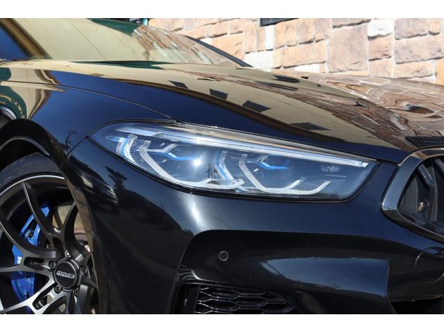 ８シリーズ Ｍ８５０ｉ　ｘＤｒｉｖｅクーペ　禁煙車　レーザーライト　フィオナレッド・ブラックレザー　Ｂｏｗｅｒｓ＆Ｗｉｌｋｉｎｓダイヤモンドサウンドシステム　ＥＴＣ　ＲＡＹＳ２０インチ　ＰＤＣ　ヘッドアップディスプレイ　ＡＣＣ　コンフォート（6枚目）