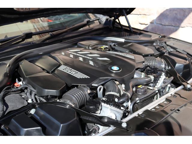 ８シリーズ Ｍ８５０ｉ　ｘＤｒｉｖｅクーペ　禁煙車　レーザーライト　フィオナレッド・ブラックレザー　Ｂｏｗｅｒｓ＆Ｗｉｌｋｉｎｓダイヤモンドサウンドシステム　ＥＴＣ　ＲＡＹＳ２０インチ　ＰＤＣ　ヘッドアップディスプレイ　ＡＣＣ　コンフォート（26枚目）