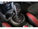ジョンクーパーワークス　禁煙車　ＬＥＤライト　純正ＨＤＤナビ　アドバン１８インチ　ＫＷ車高調　レムスマフラー　ＰＤＣ　ＡＣＣ　マルチファンクションステアリング　ピアノブラックインテリアパネル　ビルトインミラーＥＴＣ　キーレス（14枚目）