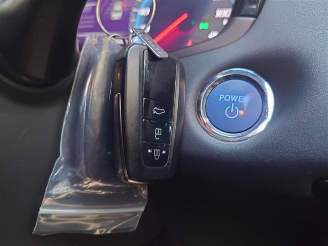 クラウンハイブリッド ＲＳ　リミテッド　ＬＥＤヘッドライト　サイドエアバッグ　１オーナー　盗難防止システム　Ｐシート　Ｂカメラ　エアバッグ　ＤＶＤ　ＡＢＳ　クルーズコントロール　キーレス　フルセグ　スマートキー　アルミホイール　メモリーナビ（15枚目）