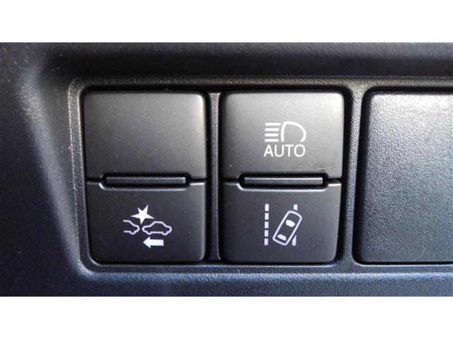 ヴォクシー ＺＳ　煌ＩＩＩ　プリクラッシュ　スマートキ　アイスト　ＤＶＤ再生機能　横滑り防止装置　ナビＴＶ　アルミ　三列シート　ＷＡＣ　盗難防止　オートエアコン　キーレス　ＥＴＣ装備　パワステ　メモリナビ　クルコン　ＡＢＳ（15枚目）