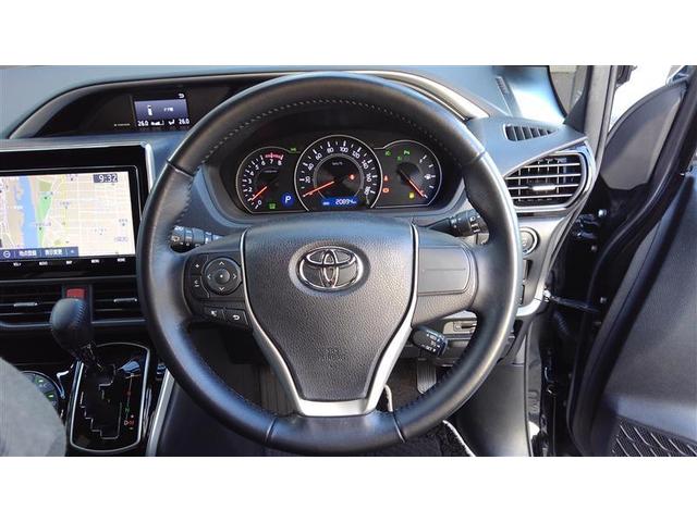 ヴォクシー ＺＳ　煌ＩＩＩ　プリクラッシュ　スマートキ　アイスト　ＤＶＤ再生機能　横滑り防止装置　ナビＴＶ　アルミ　三列シート　ＷＡＣ　盗難防止　オートエアコン　キーレス　ＥＴＣ装備　パワステ　メモリナビ　クルコン　ＡＢＳ（18枚目）