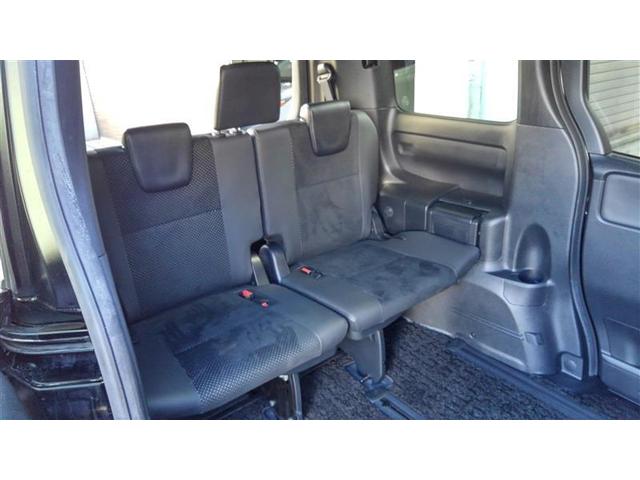 ヴォクシー ＺＳ　煌ＩＩＩ　プリクラッシュ　スマートキ　アイスト　ＤＶＤ再生機能　横滑り防止装置　ナビＴＶ　アルミ　三列シート　ＷＡＣ　盗難防止　オートエアコン　キーレス　ＥＴＣ装備　パワステ　メモリナビ　クルコン　ＡＢＳ（27枚目）