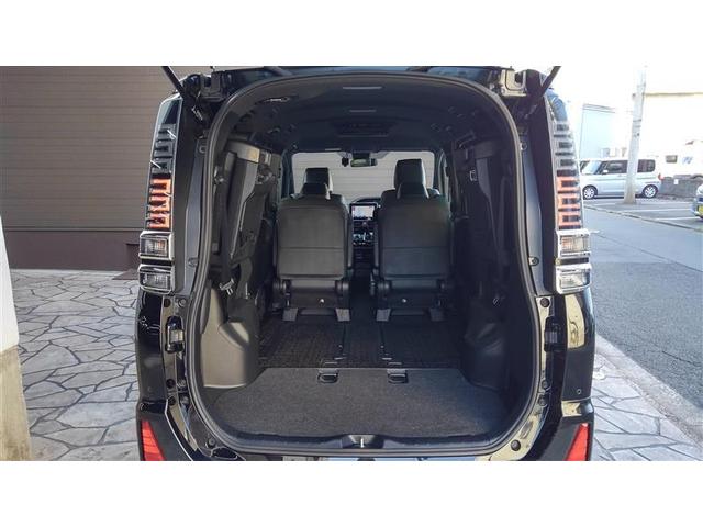 ヴォクシー ＺＳ　煌ＩＩＩ　プリクラッシュ　スマートキ　アイスト　ＤＶＤ再生機能　横滑り防止装置　ナビＴＶ　アルミ　三列シート　ＷＡＣ　盗難防止　オートエアコン　キーレス　ＥＴＣ装備　パワステ　メモリナビ　クルコン　ＡＢＳ（29枚目）