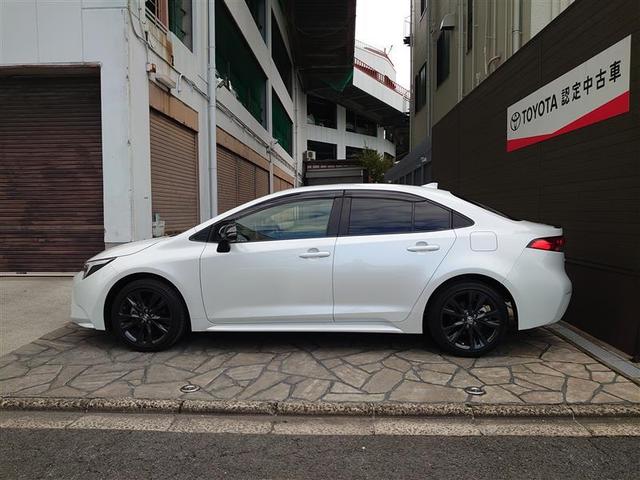 カローラ ダブルバイビー　エアバッグ　横滑り防止機能　アルミホイール　イモビライザー　地デジ　衝突回避システム　ＬＥＤヘッドライト　Ｂカメラ　オートクルーズコントロール　メモリナビ　スマートキー　オートエアコン　ナビ＆ＴＶ（4枚目）