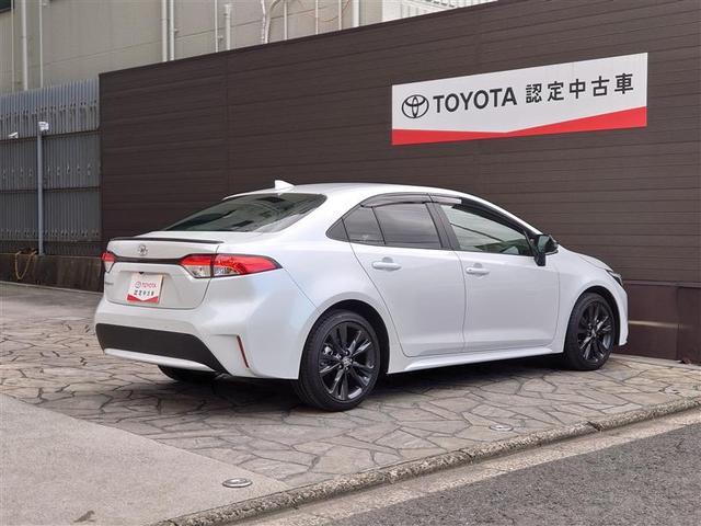 カローラ ダブルバイビー　エアバッグ　横滑り防止機能　アルミホイール　イモビライザー　地デジ　衝突回避システム　ＬＥＤヘッドライト　Ｂカメラ　オートクルーズコントロール　メモリナビ　スマートキー　オートエアコン　ナビ＆ＴＶ（5枚目）