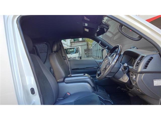 ハイエースバン スーパーGL ダークプライム フルフラットシート キーフリー オートエアコン アルミホイール Bカメ リアエアコン パワーウィンド 100V電源 LEDライト パワーステアリング ミュージックプレイヤー接続可 横滑防止 ナビTV(20枚目)