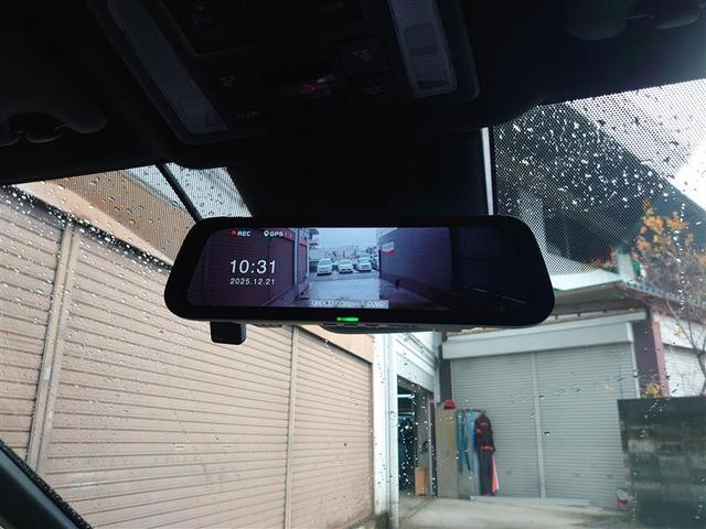 ヴォクシー ハイブリッドＳ－Ｚ　パワーウィンドウ　ＤＶＤ再生機能　インテリキー　横滑防止装置　地デジＴＶ　アクティブクルーズコントロール　１オナ　フルオートエアコン　リアカメラ　エアバッグ　ＡＢＳ　１００Ｖ充電　ナビＴＶ　ＷＡＣ（15枚目）