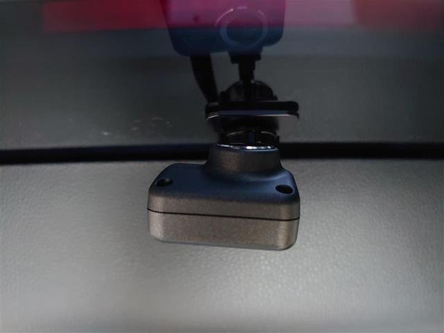 ヴォクシー ハイブリッドＳ－Ｚ　パワーウィンドウ　ＤＶＤ再生機能　インテリキー　横滑防止装置　地デジＴＶ　アクティブクルーズコントロール　１オナ　フルオートエアコン　リアカメラ　エアバッグ　ＡＢＳ　１００Ｖ充電　ナビＴＶ　ＷＡＣ（26枚目）