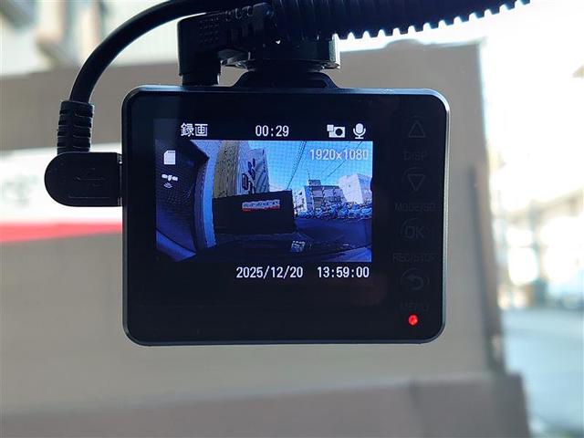 ライズ Ｚ　誤発進抑制機能　エアコン　スマートキー＆プッシュスタート　地デジＴＶ　ドライブレコーダ　ＶＳＡ　盗難防止装置　ミュージックプレイヤー接続可　アイドリングストップ機能　クルコン　バックモニター　キーレス（31枚目）