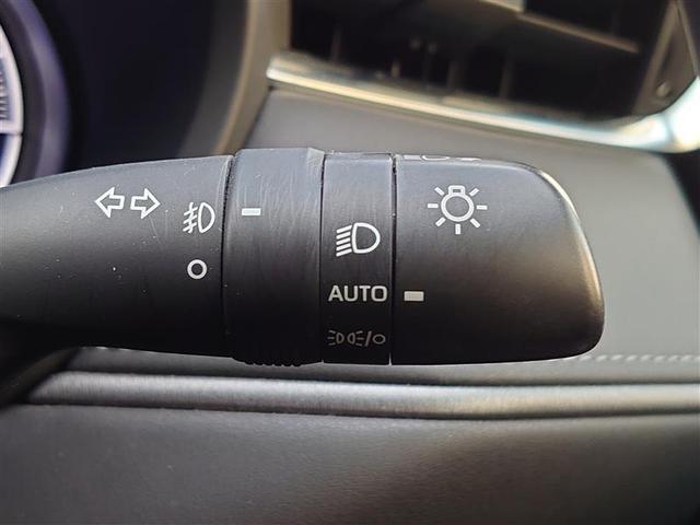 �I�[�g�}�`�b�N�n�C�r�[���Ƃ́A��s�Ԃ�Ό��Ԃ̃��C�g��F�����A�n�C�r�[���ƃ��[�r�[���������Ő؂�ւ���@�\�ł��B�铹�̎��E���m�ۂ��܂��B�ڍׂ͔̔��X�X�^�b�t�܂ł������˂��������B