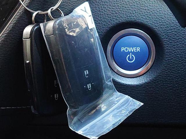 カローラツーリング ハイブリッド　Ｓ　インテリジェントクリアランスソナー　ドラレコ付き　Ｒカメラ　ＡＡＣ　ＬＥＤライト　メディアプレイヤー接続　１オーナー車　横滑防止装置　クルコン　ＥＴＣ車載器　ナビ＆ＴＶ　キーフリーシステム　イモビ（20枚目）