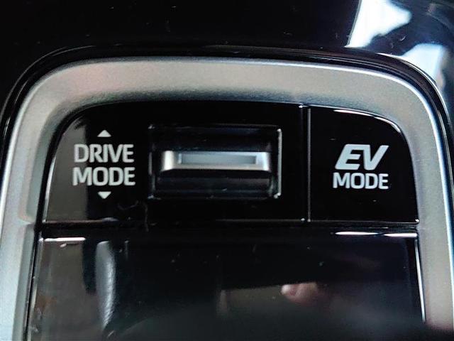 カローラツーリング ハイブリッド　Ｓ　インテリジェントクリアランスソナー　ドラレコ付き　Ｒカメラ　ＡＡＣ　ＬＥＤライト　メディアプレイヤー接続　１オーナー車　横滑防止装置　クルコン　ＥＴＣ車載器　ナビ＆ＴＶ　キーフリーシステム　イモビ（30枚目）