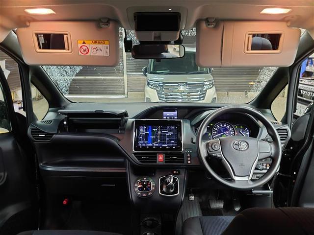 ノア ハイブリッドＸ　ＴＳＳ　両側電動ドア　Ｂカメラ　フルフラット　１オーナー　ＤＶＤ再生可　横滑り防止　エアバック　オートエアコン　リアクーラー　パワーウィンドウ　メモリ－ナビ　ＡＷ　ＬＥＤヘッド　クルコン　キーフリー（13枚目）