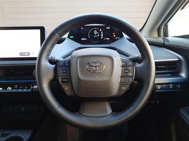 プリウス Ｚ　リアカメラ　プリクラッシュ　ＰＷシート　１オーナ　ＡＣ１００Ｖ電源　ＬＥＤランプ　オートクルーズ　アルミホイール　ドライブレコーダ　ＡＣ　運転席エアバッグ　横滑り防止装置　ＥＴＣ付　盗難防止システム（16枚目）