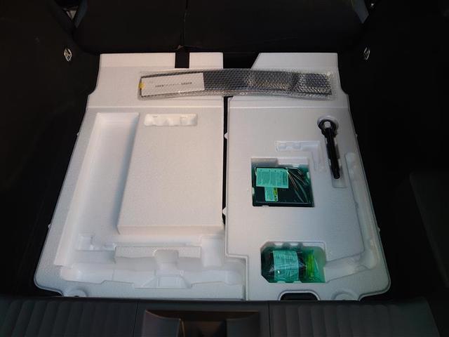 プリウス Ｚ　リアカメラ　プリクラッシュ　ＰＷシート　１オーナ　ＡＣ１００Ｖ電源　ＬＥＤランプ　オートクルーズ　アルミホイール　ドライブレコーダ　ＡＣ　運転席エアバッグ　横滑り防止装置　ＥＴＣ付　盗難防止システム（28枚目）