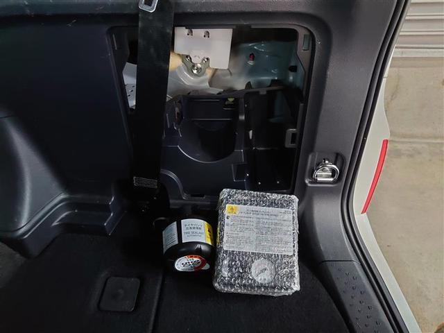 シエンタ ハイブリッドＺ　ＴＳＳ　ワンオーナ　エアバック　アルミ　キーレスエントリー　ナビＴＶ　イモビライザー　バックモニター　ＬＥＤヘッドライト　ＥＴＣ車載器　横滑り防止　スマートキー　オートエアコン　サイドエアバッグ（29枚目）