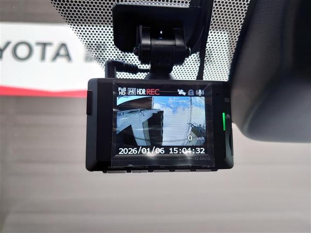 �y�h���C�u���R�[�_�[�z���S�^�]�����Ă��Ă��A�������邱�Ƃ͂���A����������̎咣�ƈႤ�E�E�Ȃ�ăV�[���ł��h���C�u���R�[�_�[������Έ��S�A�h�����R�͗�ÂɌ��߂Ă��܂��B