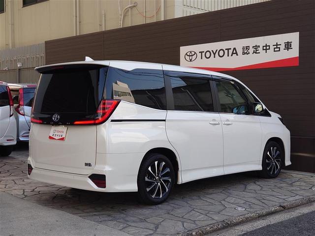 ノア ハイブリッドＳ－Ｚ　横滑り防止機能　エアバッグ　アイドリングストップ　オートクルーズコントロール　地デジ　両側自動ドア　ダブルエアコン　スマートエントリー　ＬＥＤランプ　バックモニター　メモリナビ　３列シート　ＥＴＣ付き（5枚目）