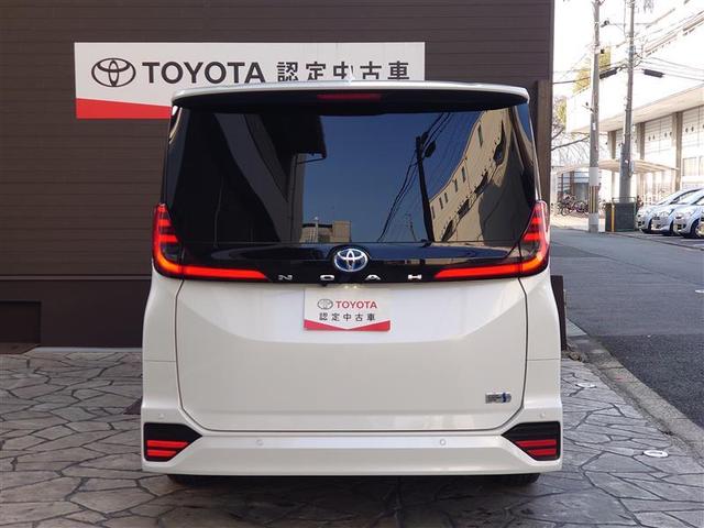 ノア ハイブリッドＳ－Ｚ　横滑り防止機能　エアバッグ　アイドリングストップ　オートクルーズコントロール　地デジ　両側自動ドア　ダブルエアコン　スマートエントリー　ＬＥＤランプ　バックモニター　メモリナビ　３列シート　ＥＴＣ付き（6枚目）