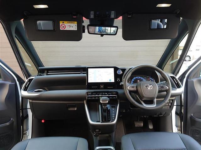 ノア ハイブリッドＳ－Ｚ　横滑り防止機能　エアバッグ　アイドリングストップ　オートクルーズコントロール　地デジ　両側自動ドア　ダブルエアコン　スマートエントリー　ＬＥＤランプ　バックモニター　メモリナビ　３列シート　ＥＴＣ付き（8枚目）