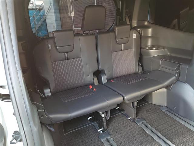 ノア ハイブリッドＳ－Ｚ　横滑り防止機能　エアバッグ　アイドリングストップ　オートクルーズコントロール　地デジ　両側自動ドア　ダブルエアコン　スマートエントリー　ＬＥＤランプ　バックモニター　メモリナビ　３列シート　ＥＴＣ付き（32枚目）