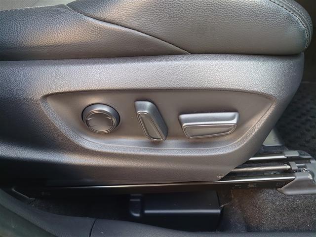 �p���[�V�[�g���ځB�����Ȓ�������y�ɂł��A�œK�ȃ|�W�V�����ŉ^�]���邱�Ƃ��\�ł��B