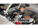 ハイブリッドＺ　ドライブレコーダ　インテリジェントキー　アルミホイル　ＬＥＤライト　１オ－ナ－　リアカメラ　ナビ　クルーズコントロール　横滑り防止システム　メモリーナビゲーション　電動シ－ト　パワステ　オートエアコン（39枚目）