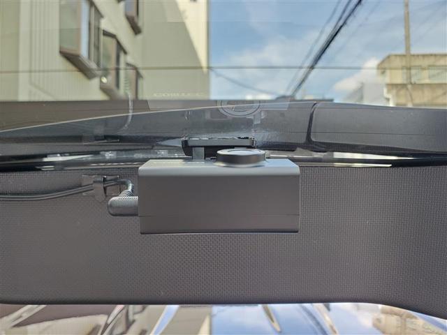 エスクァイア Ｇｉ　プレミアムパッケージ　ブラックテーラード　衝突軽減　盗難防止システム　フルフラット　３列　スマキー　ＤＶＤ再生　ＬＥＤライト　キーフリー　オートクルーズコントロール　アイドリングストップ　ドライブレコーダー　横滑り防止機能　エアバッグ　ＡＢＳ（12枚目）