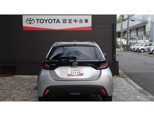 ヤリス ハイブリッドX パワーステアリング 助手席エアバッグ サイドエアバッグ ABS ESC エアコン 盗難防止システム オートクルーズコントロール 衝突被害軽減システム ETC ワンオーナー ミュージックプレイヤー接続可(6枚目)