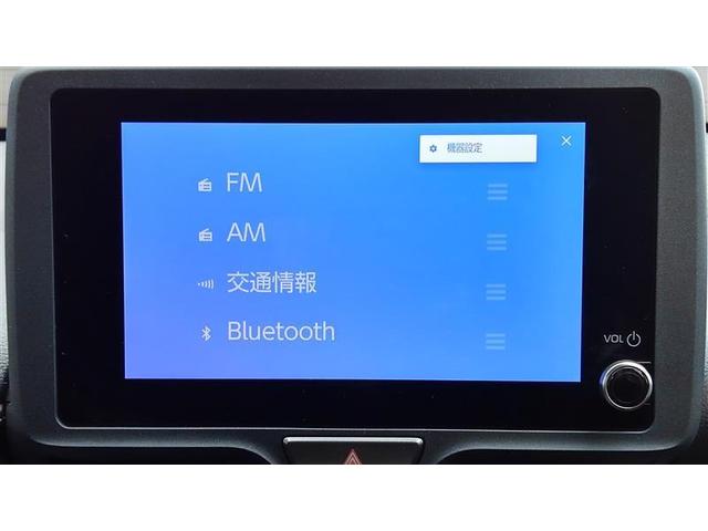 ヤリス ハイブリッドX パワーステアリング 助手席エアバッグ サイドエアバッグ ABS ESC エアコン 盗難防止システム オートクルーズコントロール 衝突被害軽減システム ETC ワンオーナー ミュージックプレイヤー接続可(8枚目)