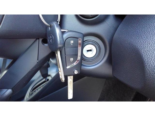 ヤリス ハイブリッドX パワーステアリング 助手席エアバッグ サイドエアバッグ ABS ESC エアコン 盗難防止システム オートクルーズコントロール 衝突被害軽減システム ETC ワンオーナー ミュージックプレイヤー接続可(12枚目)