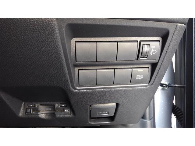 ヤリス ハイブリッドX パワーステアリング 助手席エアバッグ サイドエアバッグ ABS ESC エアコン 盗難防止システム オートクルーズコントロール 衝突被害軽減システム ETC ワンオーナー ミュージックプレイヤー接続可(17枚目)