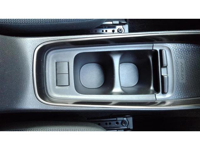 アクア Ｚ　クルコン　１オーナー　フルセグ　Ｂカメ　横滑り防止装置　盗難防止システム　スマートキー　ＥＴＣ　ＡＣ１００Ｖ電源　ＡＷ　ミュージックプレイヤー接続可　メモリーナビ　オートエアコン　キーレスエントリー（18枚目）