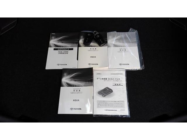 アクア Ｚ　クルコン　１オーナー　フルセグ　Ｂカメ　横滑り防止装置　盗難防止システム　スマートキー　ＥＴＣ　ＡＣ１００Ｖ電源　ＡＷ　ミュージックプレイヤー接続可　メモリーナビ　オートエアコン　キーレスエントリー（34枚目）