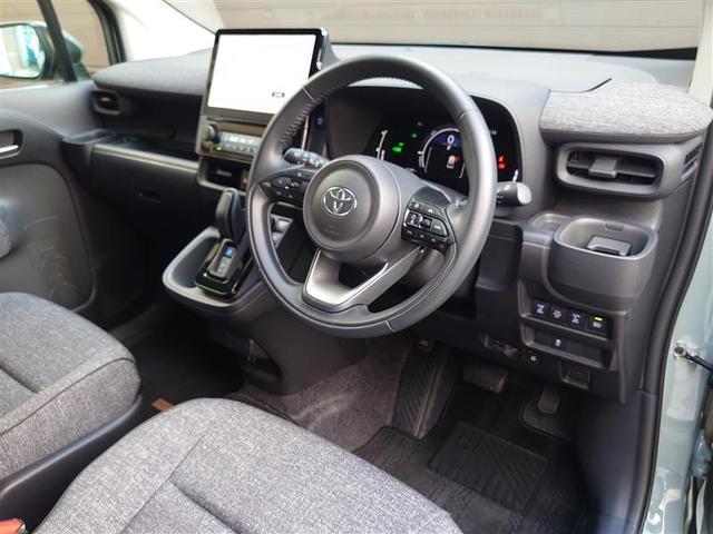 シエンタ ハイブリッドＺ　ＴＳＳ　ワンオーナ　フルフラットシート　エアバック　アルミ　キーレスエントリー　ナビＴＶ　イモビライザー　バックモニター　ＬＥＤヘッドライト　ＥＴＣ車載器　横滑り防止　スマートキー　オートエアコン（12枚目）