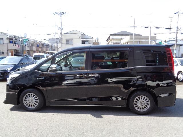 ハイブリッドGi ブラックテーラード トヨタ認定中古車 フルセグ メモリーナビ DVD再生 バックカメラ 衝突被害軽減システム ETC 両側電動スライド LEDヘッドランプ 乗車定員7人 3列シート フルエアロ(2枚目)