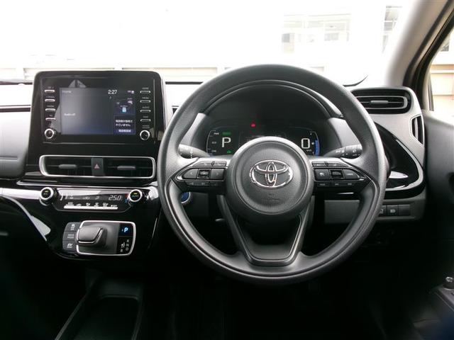 アクア Ｘ　トヨタ認定中古車　踏み間違い防止　１００Ｖ　点検記録簿　ＬＥＤヘッドライト　スマートキー　横滑り防止機能　キーレスエントリー　オートクルーズ　オートエアコン　元試乗車　ＥＴＣ　カーテンエアバッグ（4枚目）