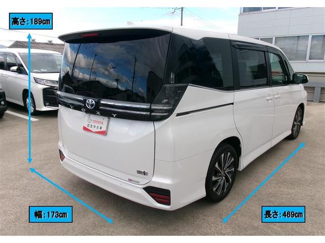 ヴォクシー ハイブリッドＳ－Ｚ　トヨタ認定中古車　パワーウィンドウ　ＤＶＤ再生機能　インテリキー　横滑防止装置　地デジＴＶ　アクティブクルーズコントロール　リアカメラ　エアバッグ　ＡＢＳ　１００Ｖ充電　ナビＴＶ　ＷＡＣ　キーレス（3枚目）