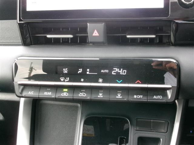 使い勝手の良いオートエアコンを装備しています。オートボタンは、風量・風向きを自動で調整し、より快適な室内空間が保てます。