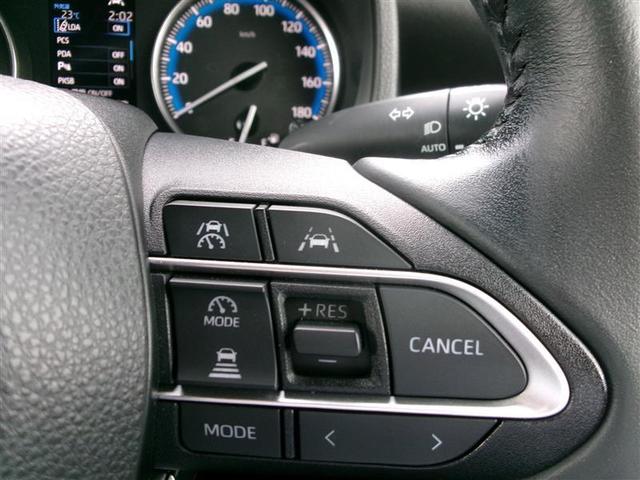 レーンディパーチャーアラートは、車線の逸脱を検知して音で教えてくれます。ドライブのサポートになりますね。（補助装置です）