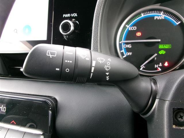 雨天時には、あると便利なリアワイパーを装備しています。