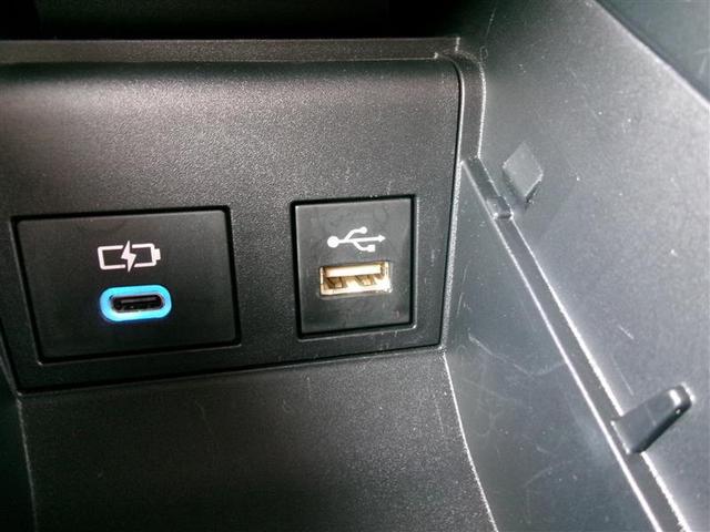 ＵＳＢ入力端子で電子機器などの充電や接続もスムーズに行えます。