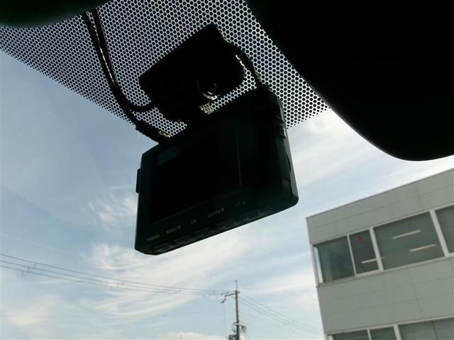 ノア ハイブリッドＳ－Ｚ　トヨタ認定中古車　横滑り防止機能　クルーズコントロール　コネクティッドナビ　フルセグＴＶ　後席モニター　両側電動ドア　ＬＥＤヘッドランプ　バックモニター　３列シート　ＥＴＣ付き　ＡＢＳ　ＡＣ１００Ｖ（26枚目）