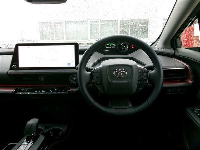 プリウス Z トヨタ認定中古車 バックモニター プリクラッシュ 運転席パワーシート AC100V電源 LEDヘッドランプ オートクルーズ アルミホイール ドライブレコーダ 横滑り防止装置 ETC付 フルセグTV(4枚目)