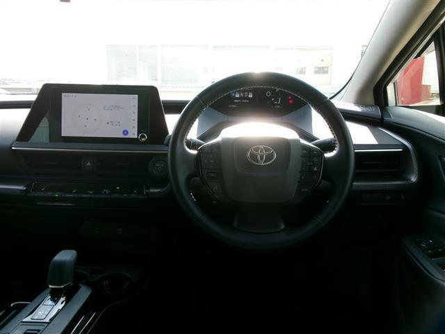 プリウス Ｇ　トヨタ認定中古車　フルエアロ　衝突被害軽減ブレーキ　ＬＥＤヘッドライト　フルセグＴＶ　ＡＣ１００Ｖ　アルミホイール　クルーズコントロール　カーテンエアバック　オートエアコン　ＥＳＣ　バックモニター（4枚目）