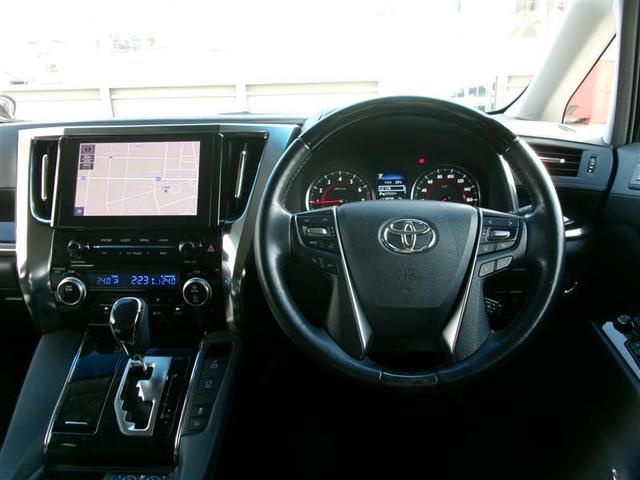 アルファード ２．５Ｓ　Ｃパッケージ　トヨタ認定中古車　両電動ドア　Ｂモニタ　地デジ　ＤＶＤ再生可能　リアオートエアコン　ナビテレビ　横滑り防止　クルコン　ＡＣ１００Ｖ電源　ＥＴＣ車載器　ＬＥＤヘッドライト　スマートキー　ＷエアＢ（4枚目）