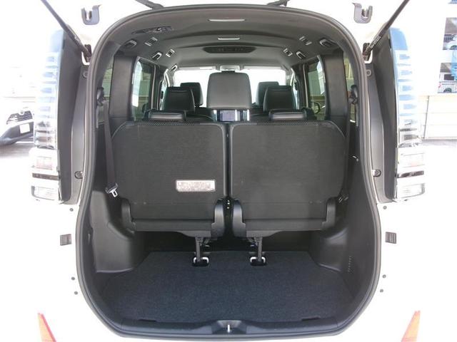 ヴォクシー ＺＳ　煌ＩＩＩ　トヨタ認定中古車　プリクラッシュ　スマートキ　アイスト　ＤＶＤ再生機能　横滑り防止装置　ナビＴＶ　アルミ　三列シート　ＷＡＣ　オートエアコン　キーレス　ＥＴＣ装備　メモリーナビ　クルコン　ＡＢＳ（11枚目）